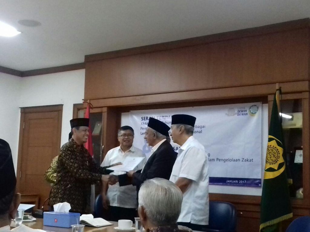 Pemerintah Berikan LAZ Skala Nasional Untuk Lazis Dewan Dakwah