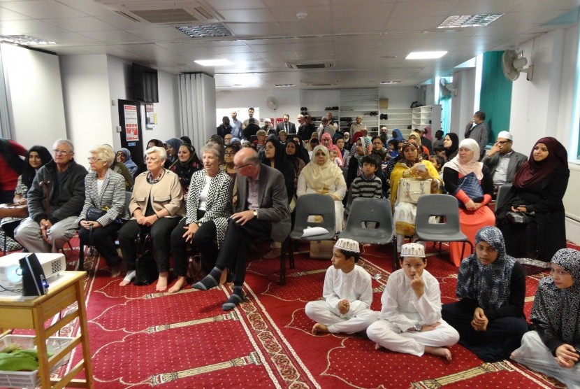Sumbangan Muslim Di Inggris Selama Ramadhan Mencapai 100 Juta Poundsterling