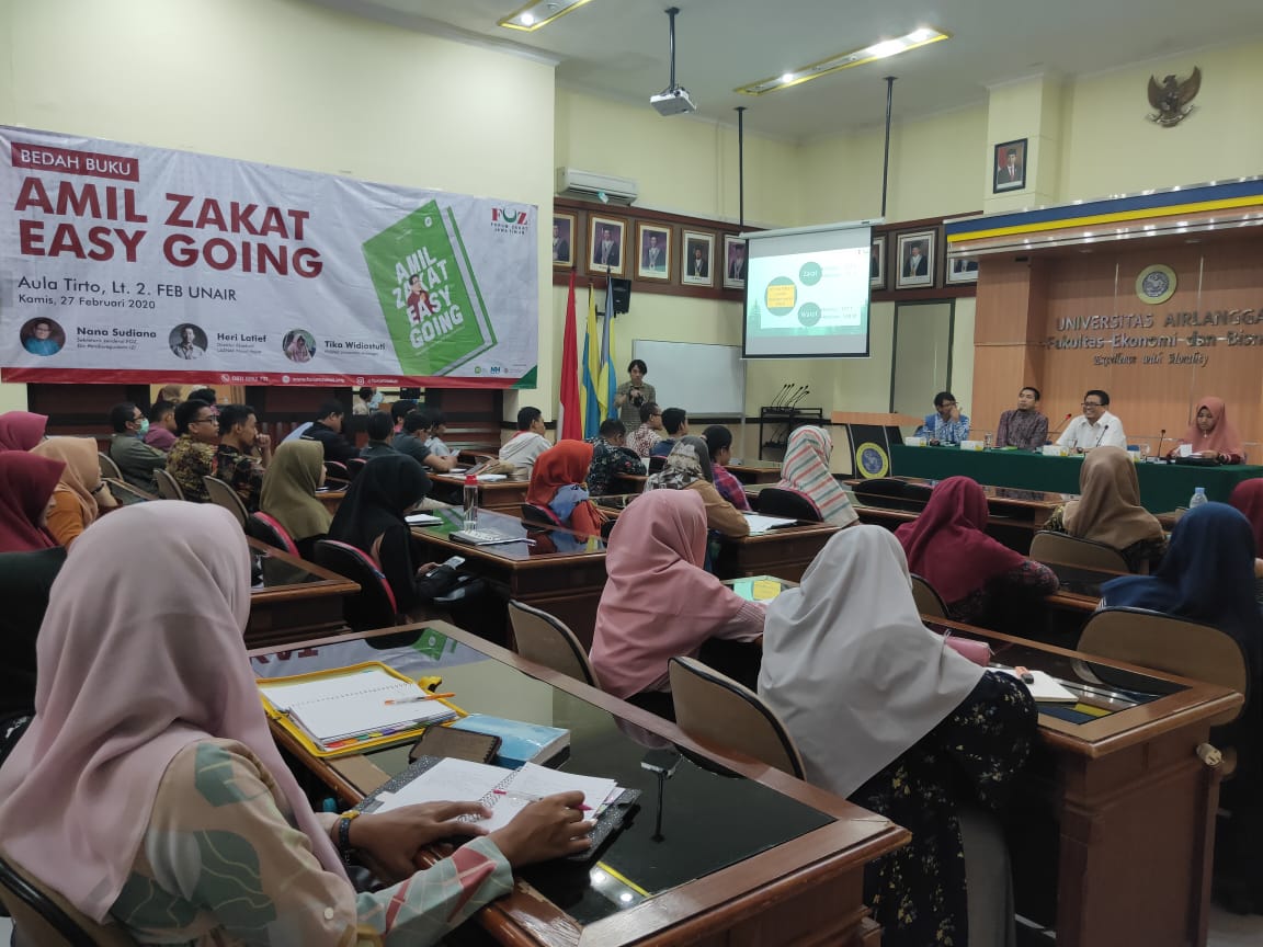 Sekjen FOZ Membedah Buku ‘Amil Zakat Easy Going’ di Jawa Timur