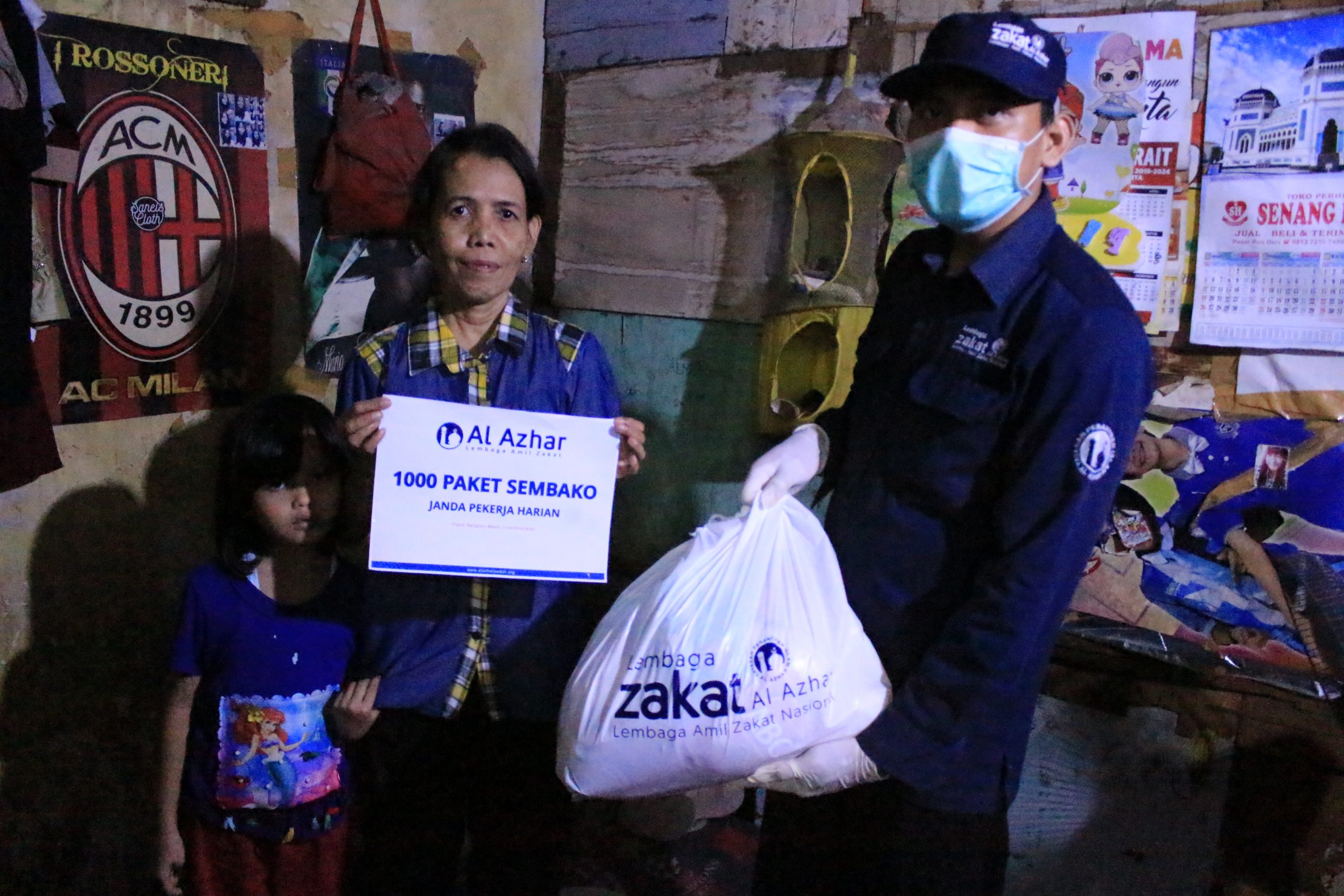 LAZ AL Azhar Bantu Ringankan Beban Buruh Cuci Harian yang Terdampak Pandemi Covid-19