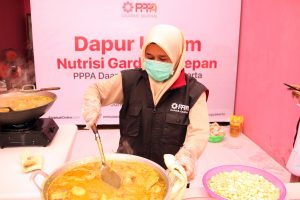 Aktifkan Dapur Umum, PPPA Daarul Quran Bagikan Makanan Siap Santap
