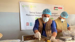 makanan hangat untuk gaza