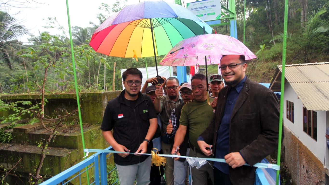 Peresmian jembatan kebaikan
