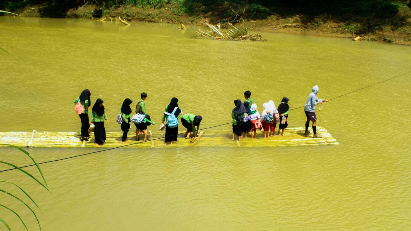 Jembatan Gantung Cibaregbeg Sinergi Foundation