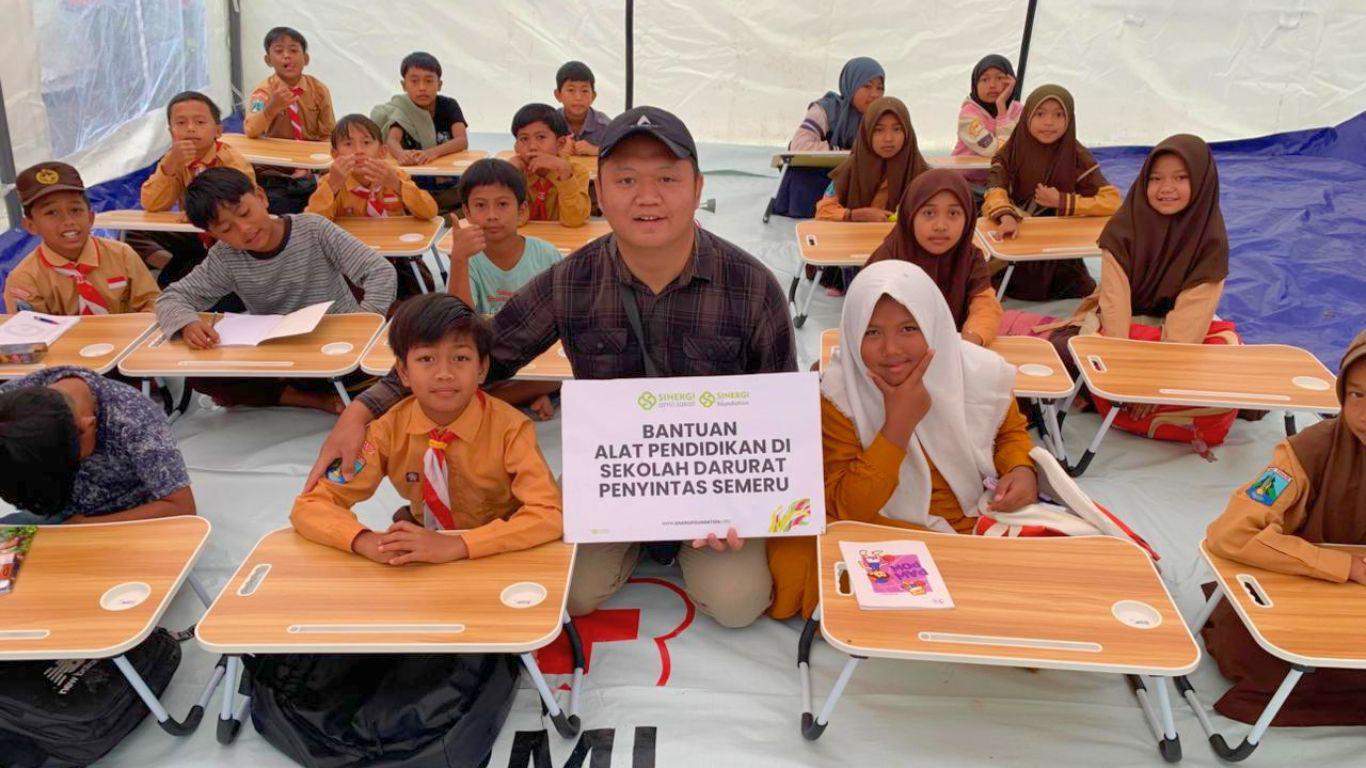 penyaluran pendidikan penyintas banjir sumatra