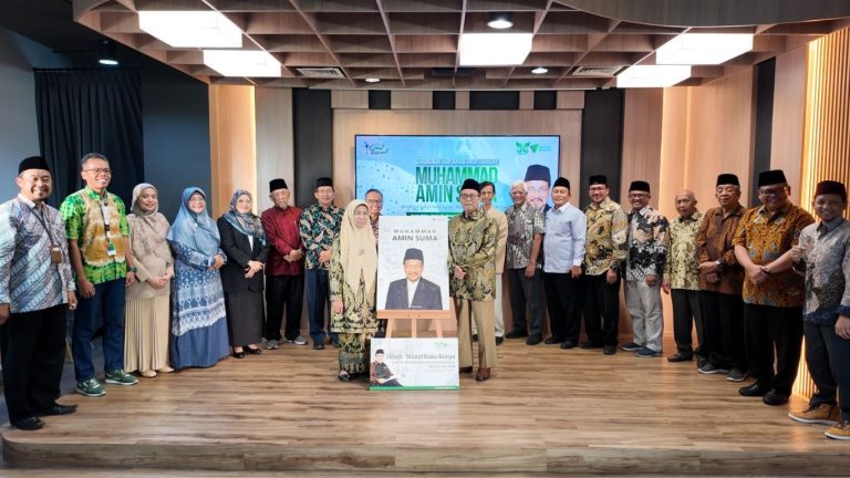 launching buku biografi Prof Amin Suma