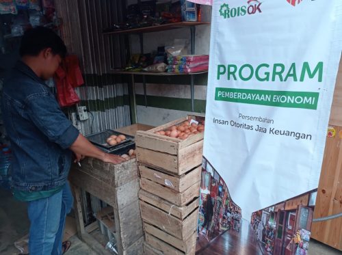 0111ROIS OJK MELALUI RUMAH ZAKAT SALURKAN BANTUAN MODAL UNTUK RINGANKAN BEBAN PELAKU UMKM