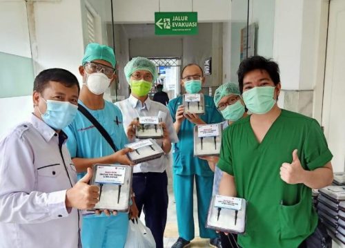 15 Dukung Perjuangan Tim Medis DT Peduli Salurkan Ribuan Nasi Kotak