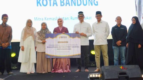 BKPH RZ salurkan paket takjil sembako