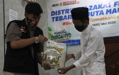 Distribusi Beras Zakat Fitrah oleh Tim Aksi Cepat Tanggap