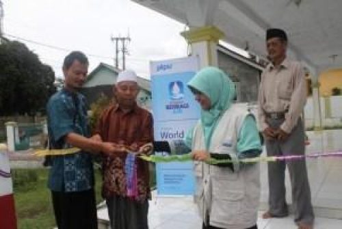 IZI Bantu Masyarakat Yang Kesulitan Air Di Balikpapan