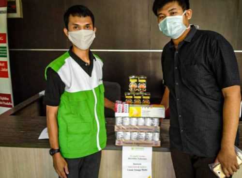 PENYERAHAN VITAMIN KE RS FATMAWATI UTK POST FOZ