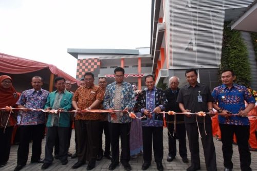 RZ Bangun Gedung Baru Sd Juara