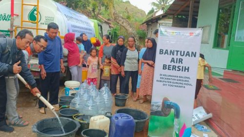 Rumah Zakat salurkan air bersih
