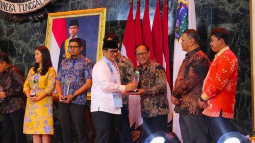 sekolah tersenyum Rumah Sosial Kutub