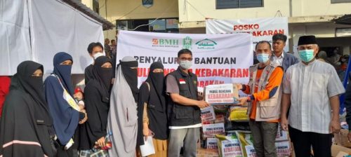 bmh-bersama-mushida-dan-pemuda-hidayatullah-menyerahkan-bantuan_211031045716-721