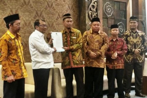 lembaga-amil-zakat-laz-al-ihsan-jawa-tengah-dikukuhkan-_170912012604-820