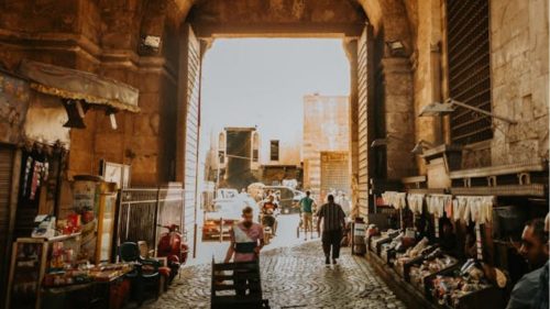 pencari nafkah yang mulia